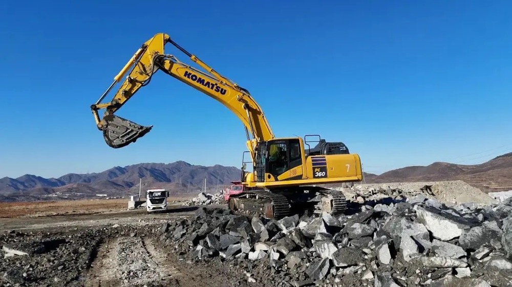 省油耐用 | 小松PC360-11M0助力內(nèi)蒙古某礦山企業(yè)高效開采